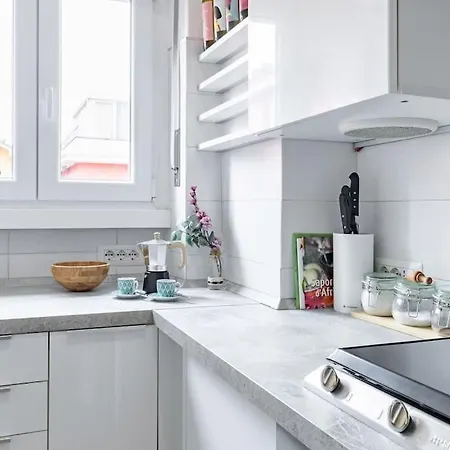 Apartment Host4U - Golfo Aranci, Beautiful Apartment In Milan *