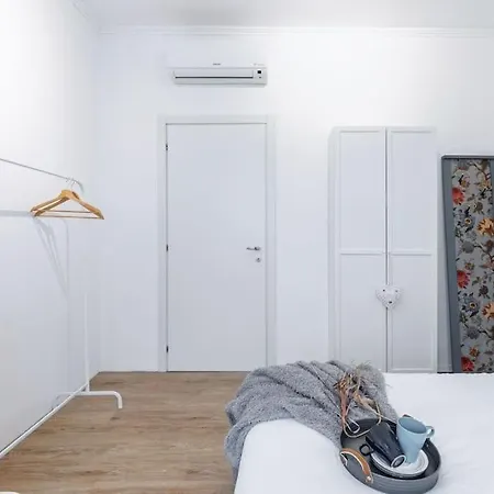 Host4U - Golfo Aranci, Beautiful Apartment In Milan Apartment Mailand